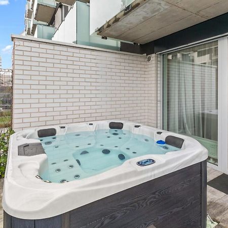 ブラチスラヴァLam Jegeho Alej - Jacuzzi - Free Parkingアパートメント エクステリア 写真