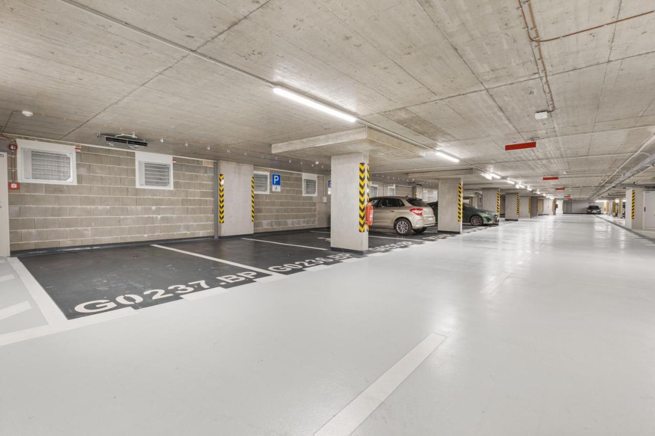 ブラチスラヴァLam Jegeho Alej - Jacuzzi - Free Parkingアパートメント エクステリア 写真